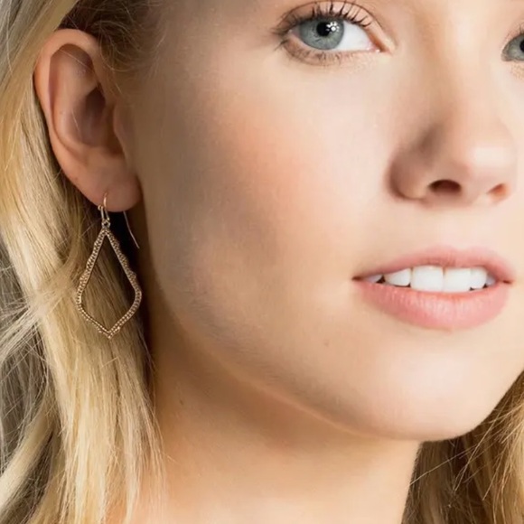 Sophia Drop earrings in Gold - Picture 6 of 8